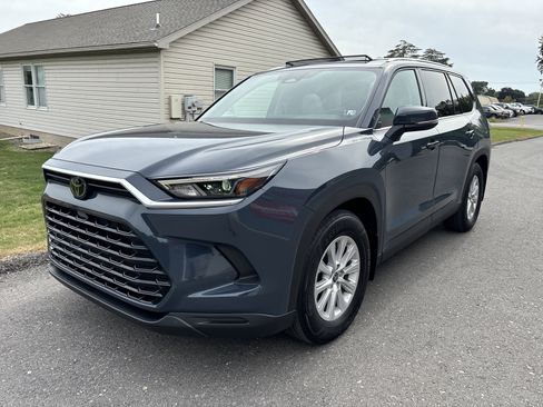 Certified 2025 Toyota Grand Highlander FWD image 8