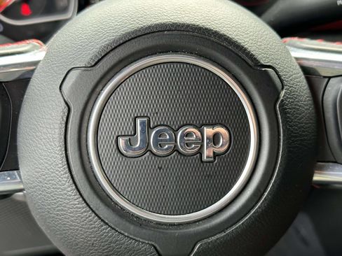 Used 2021 Jeep Gladiator Rubicon image 21