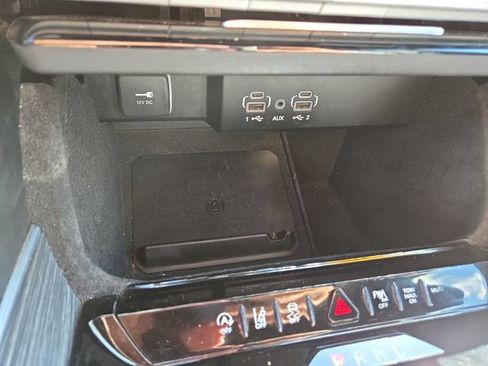 Used 2024 Jeep Wagoneer L Series II w/ Flexible Seating Group AWD/4WD image 26