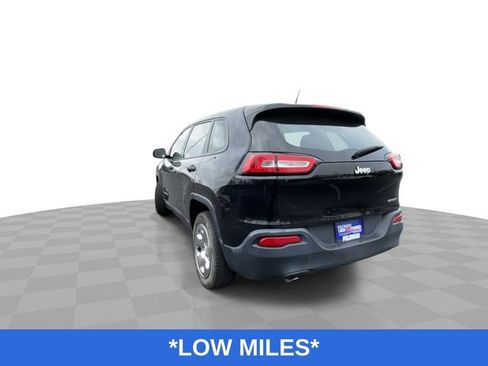 Used 2016 Jeep Cherokee Sport w/ Cold Weather Group image 8