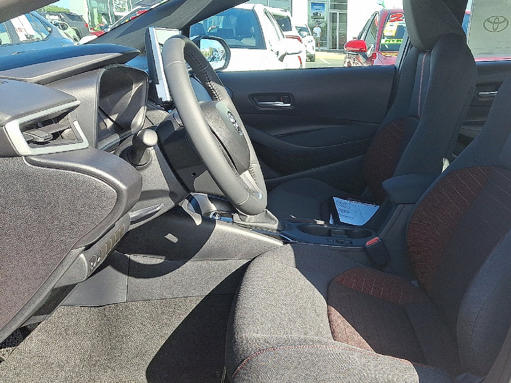 Used 2026 Toyota Corolla SE w/ SE Package FWD image 9