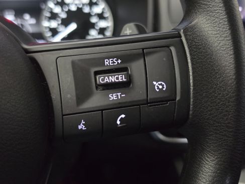 Used 2024 Nissan Rogue S AWD/4WD image 17