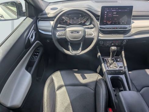 Used 2025 Jeep Compass Limited AWD/4WD image 16