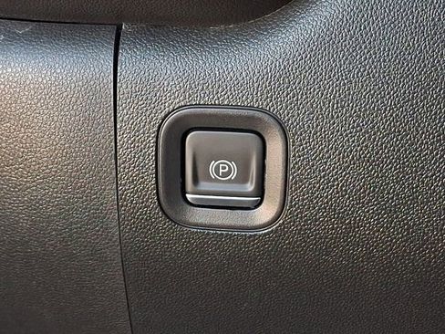 Used 2022 Chevrolet Silverado 1500 Custom Trail Boss image 27