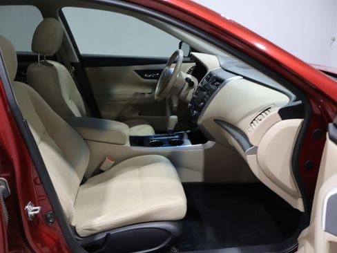 Used 2015 Nissan Altima 2.5 SV w/ Convenience Package image 22