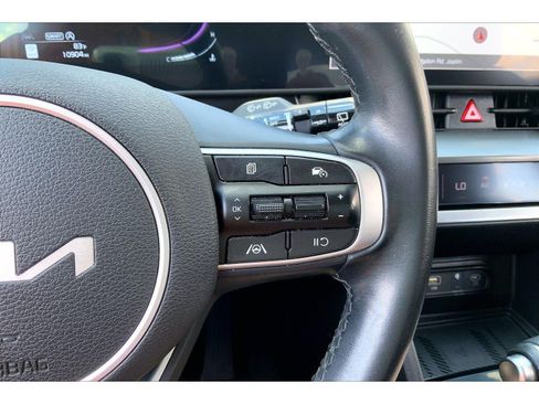 Used 2024 Kia Sportage EX FWD image 17