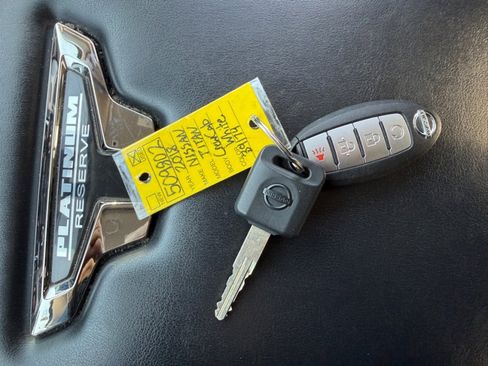 Used 2018 Nissan Titan Platinum Reserve image 41