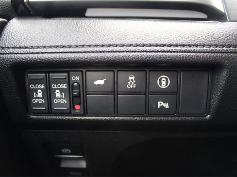 Certified 2024 Honda Odyssey Touring image 30