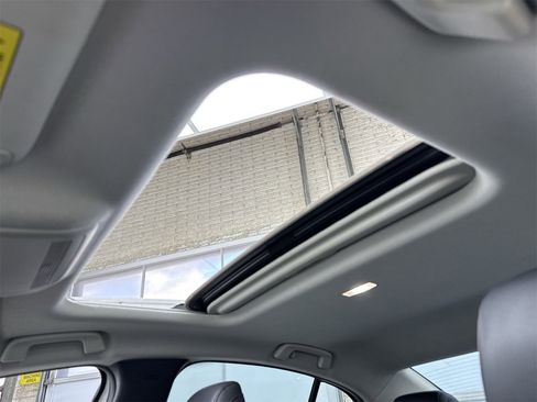 Used 2021 MAZDA MAZDA3 2.5 Turbo Sedan w/Premium Plus image 40