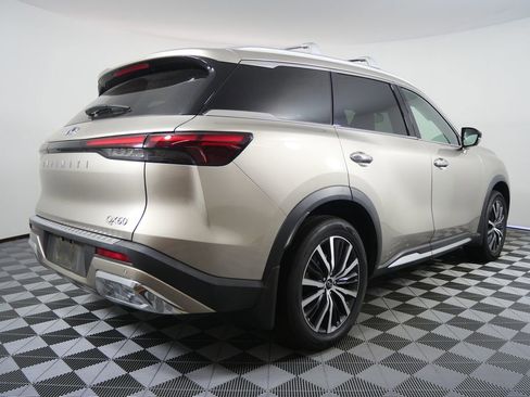 Used 2022 INFINITI QX60 Sensory w/ Vision Package image 3