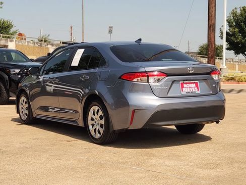 Used 2025 Toyota Corolla LE FWD image 4