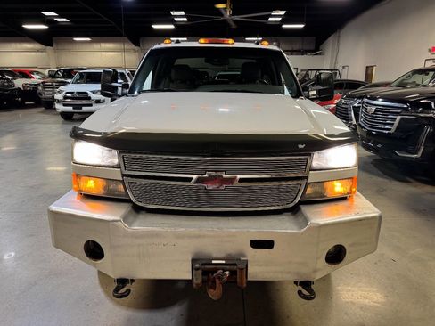 Used 2005 Chevrolet Silverado 3500 LT w/ Heavy-Duty Power Package image 15