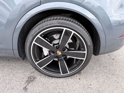 Used 2019 Porsche Cayenne S AWD/4WD image 9