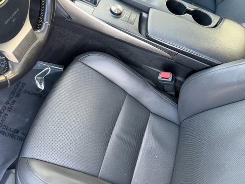 Used 2018 Lexus IS 300 image 49