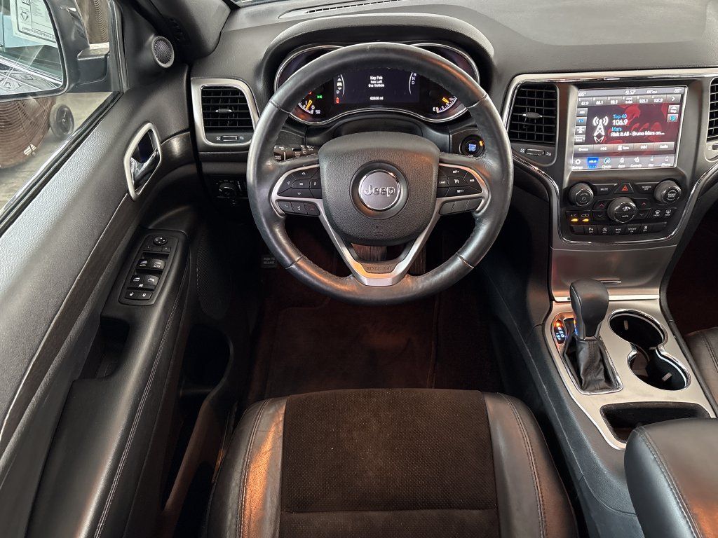 Used 2018 Jeep Grand Cherokee Altitude AWD/4WD image 16