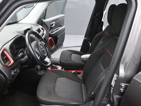 Used 2016 Jeep Renegade Trailhawk image 10