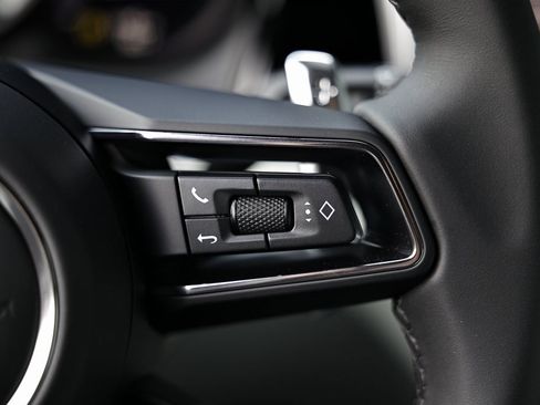 New 2026 Porsche Macan image 39