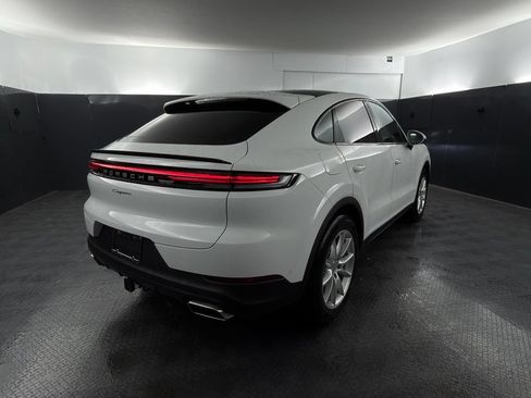 Certified 2026 Porsche Cayenne Coupe AWD/4WD image 7