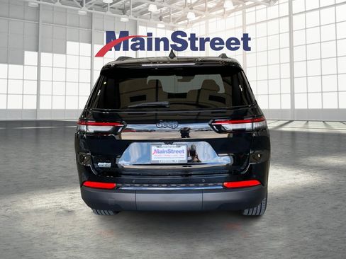 New 2025 Jeep Grand Cherokee L Altitude image 4