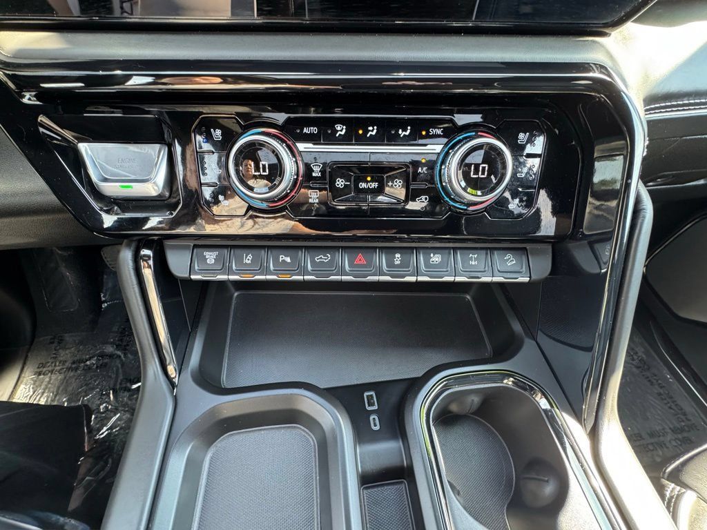 Used 2025 GMC Sierra 2500 AT4X w/ AT4X AEV Edition AWD/4WD image 32