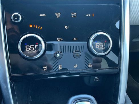 Used 2023 Land Rover Discovery Sport SE R-Dynamic image 11