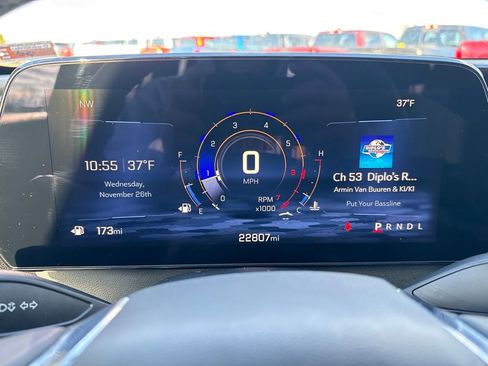 Used 2025 Chevrolet Traverse LT image 13