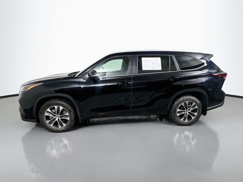 Used 2026 Toyota Highlander XLE AWD/4WD image 9