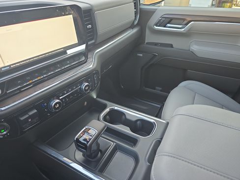 Used 2024 GMC Sierra 1500 SLT w/ SLT Premium Plus Package AWD/4WD image 24