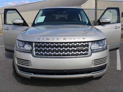 Used 2014 Land Rover Range Rover HSE image 16