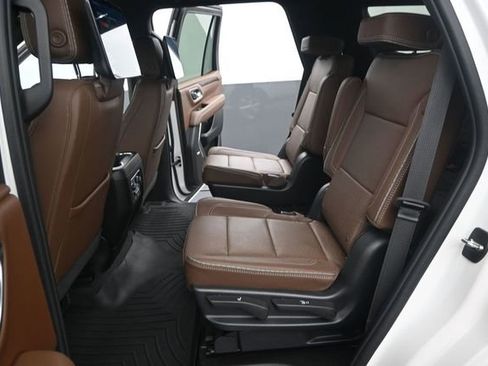 Used 2023 Chevrolet Tahoe High Country w/ Advanced Technology Package AWD/4WD image 14