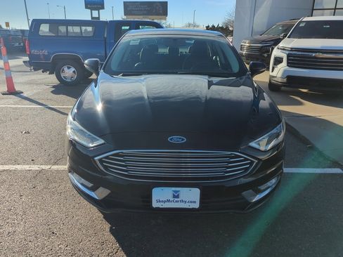 Used 2017 Ford Fusion SE image 4