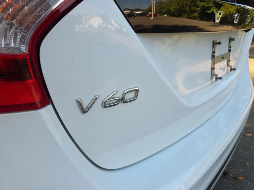 Used 2016 Volvo V60 T5 Cross Country w/ Protection Package AWD/4WD image 11