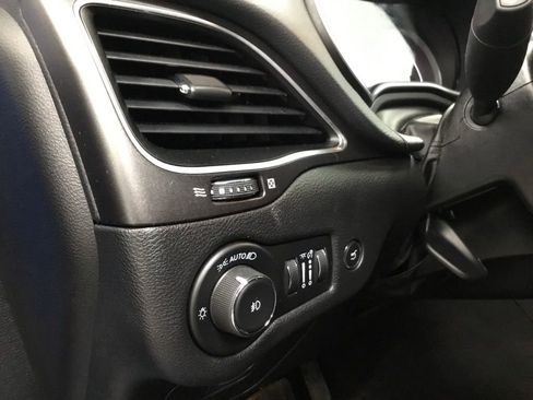 Used 2022 Jeep Cherokee Trailhawk w/ Trailer Tow Group AWD/4WD image 9
