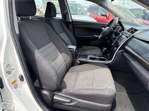 Used 2017 Toyota Camry LE image 19