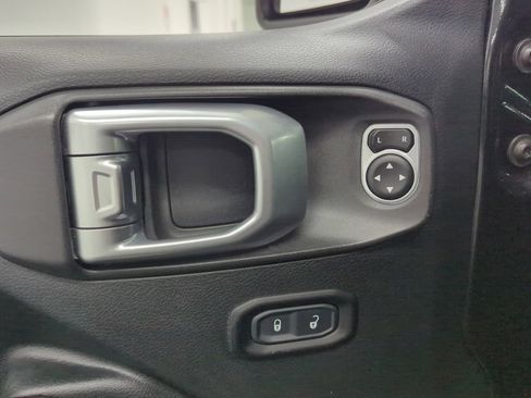 Used 2018 Jeep Wrangler Unlimited Rubicon AWD/4WD image 10