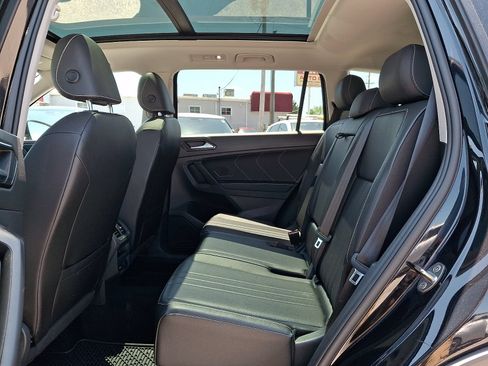 Used 2022 Volkswagen Tiguan SE AWD/4WD image 10