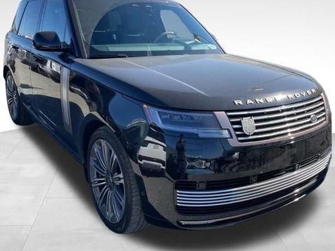 Used 2024 Land Rover Range Rover SV image 3