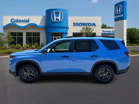 New 2025 Honda Pilot TrailSport image 3
