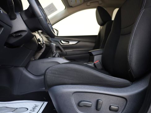 Used 2019 Nissan Rogue SV AWD/4WD image 16
