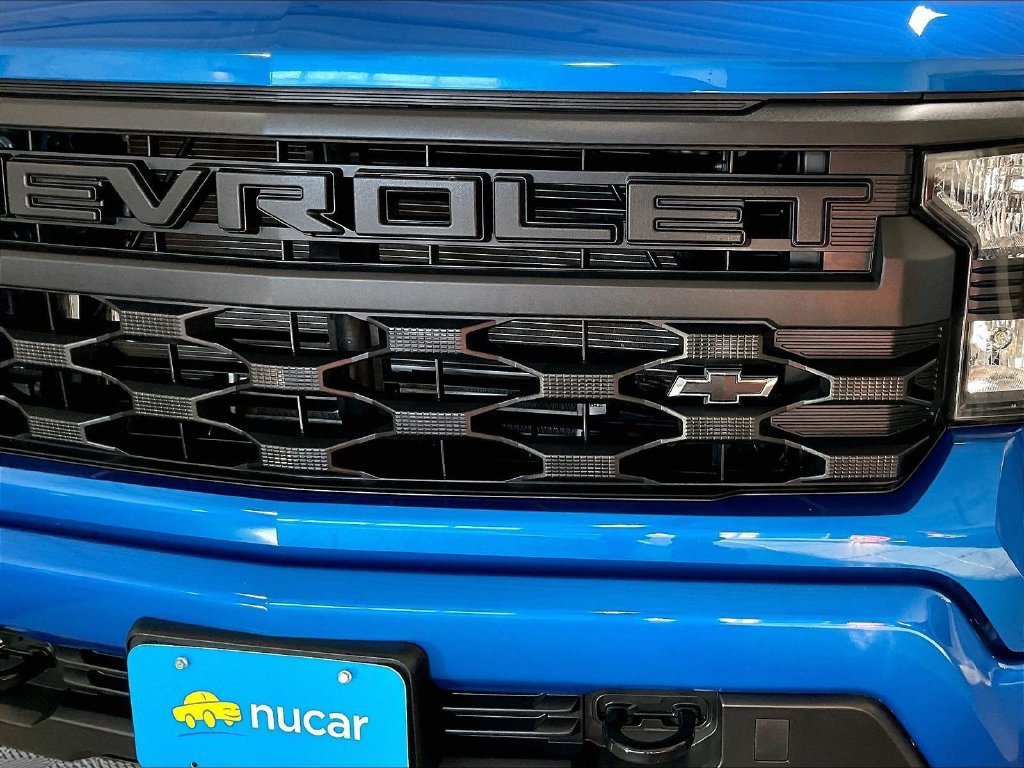 Used 2023 Chevrolet Silverado 1500 Custom w/ 2.7L Blackout Package AWD/4WD image 32