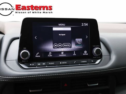 Used 2023 Nissan Rogue S AWD/4WD image 18