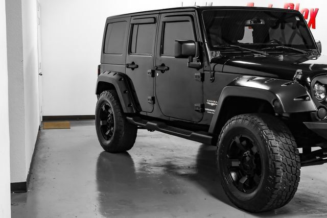 Used 2015 Jeep Wrangler Unlimited Sahara w/ Connectivity Group AWD/4WD image 5