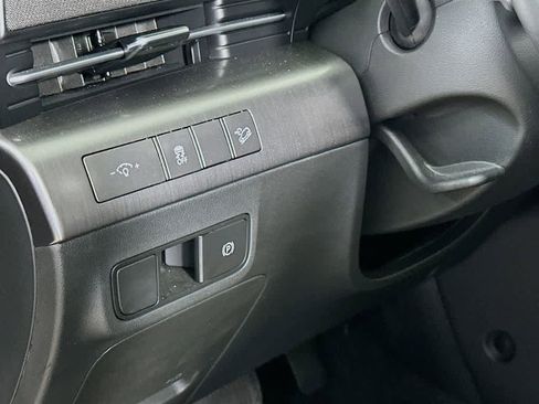 Used 2025 Hyundai Kona SEL FWD image 27