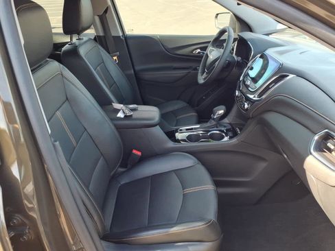 Used 2024 Chevrolet Equinox Premier image 19