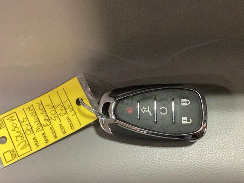 Used 2018 Chevrolet Equinox Premier image 11