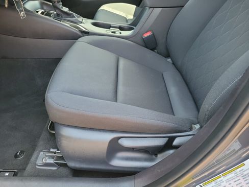Used 2025 Toyota Corolla LE FWD image 6