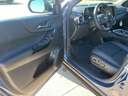 New 2026 Chevrolet Equinox LT w/ Convenience Package II image 9