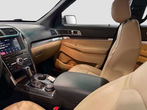 Used 2017 Ford Explorer Limited image 24