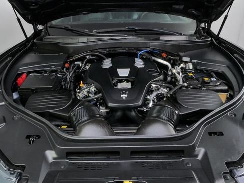 Certified 2022 Maserati Levante GT AWD/4WD image 37