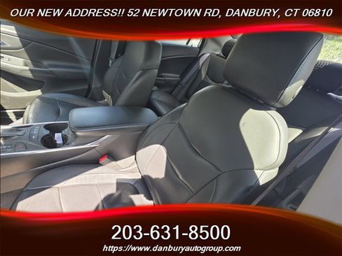Used 2017 Chevrolet Volt Premier w/ Driver Confidence II Package FWD image 6